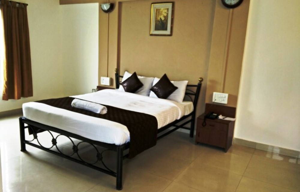 Deluxe AC Room